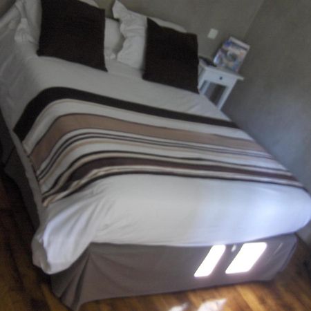 Hotel La Buissonniere Bannay  Luaran gambar